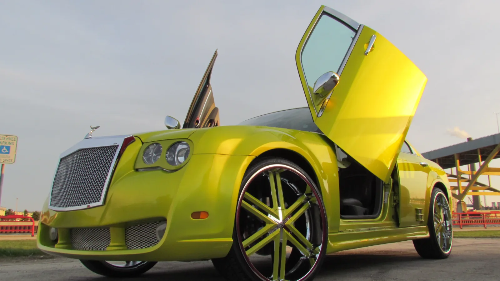 2005 Chrysler 300 garage profile 2005 Chrysler 300 owned by niko300 — similar build on CarCultureHQ