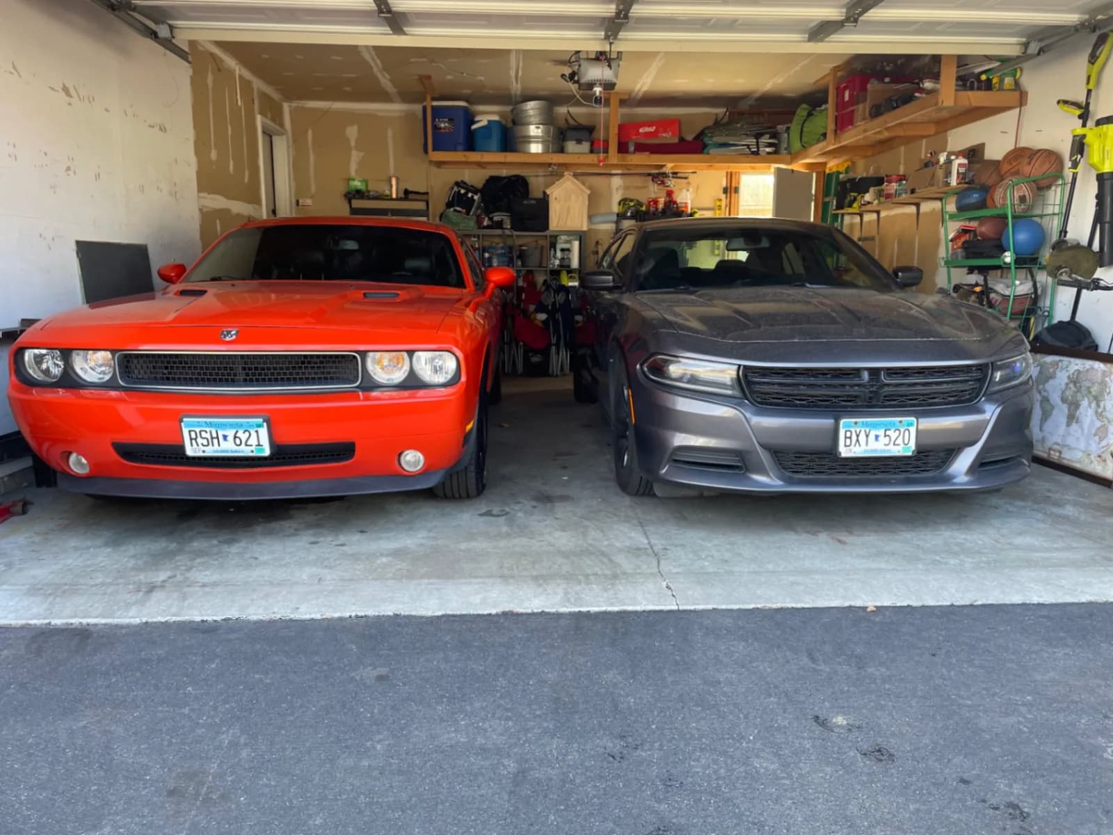 2009 Dodge Challenger garage profile 2009 Dodge Challenger owned by Alexanderzmkate5 — similar build on CarCultureHQ
