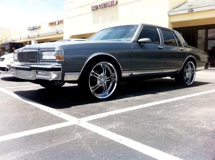 1989 Chevrolet Caprice garage profile 1989 Chevrolet Caprice owned by JonYoungMusic — similar build on CarCultureHQ